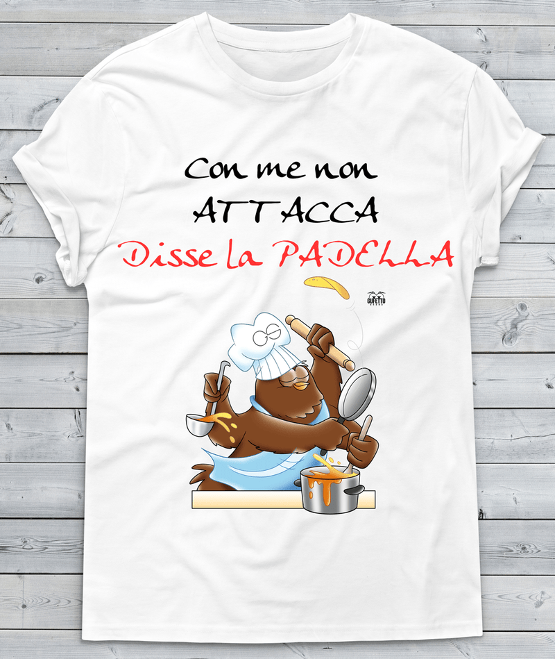 T-shirt Uomo In Cucina Con me non Attacca - Gufetto Brand 