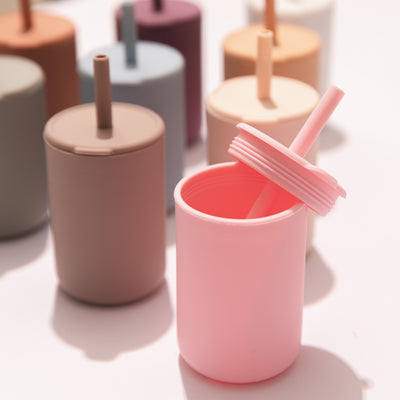 Bicchiere per l'acqua in silicone per bambini a 10 colori Bicchieri per bibite per l'apprendimento del bambino senza BPA Tazze di paglia morbida per bambini - Gufetto Brand 
