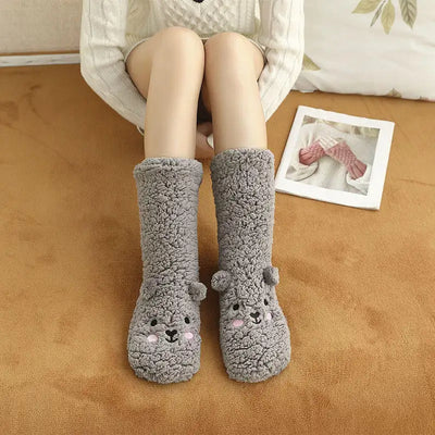 Calzini pelosi da donna con orso simpatico cartone animato, comodi calzini invernali morbidi e caldi da pantofola - Gufetto Brand 