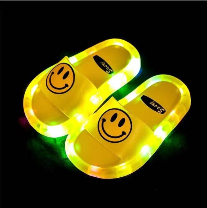Pantofole luminose per bambini Comode per casa con luce a led antiscivolo in PVC morbido - Gufetto Brand 