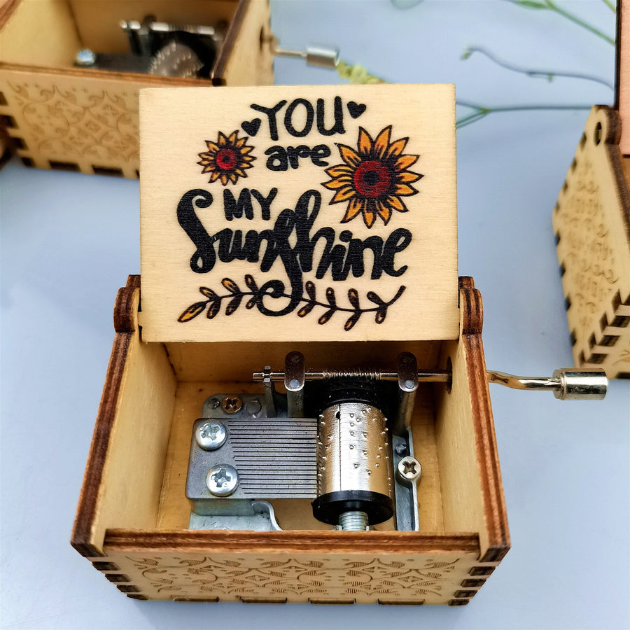Carillon con intaglio del legno e stampa a colori per bella moglie figlia/figlio regalo di festa regalo di Natale tu sei la mia musica del sole - Gufetto Brand 